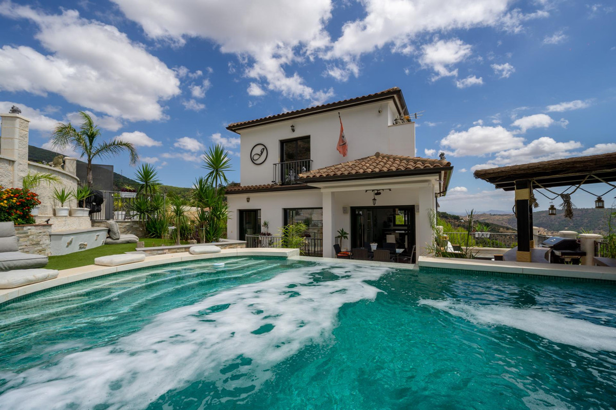 Se vende Villa - Chalet de 3 dormitorios en Costa Del Sol, Málaga, España
