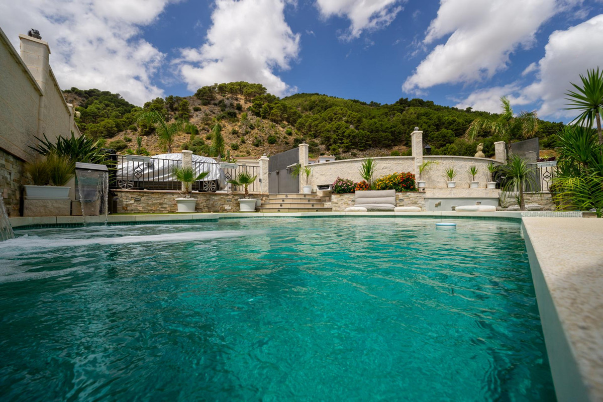 Se vende Villa - Chalet de 3 dormitorios en Costa Del Sol, Málaga, España