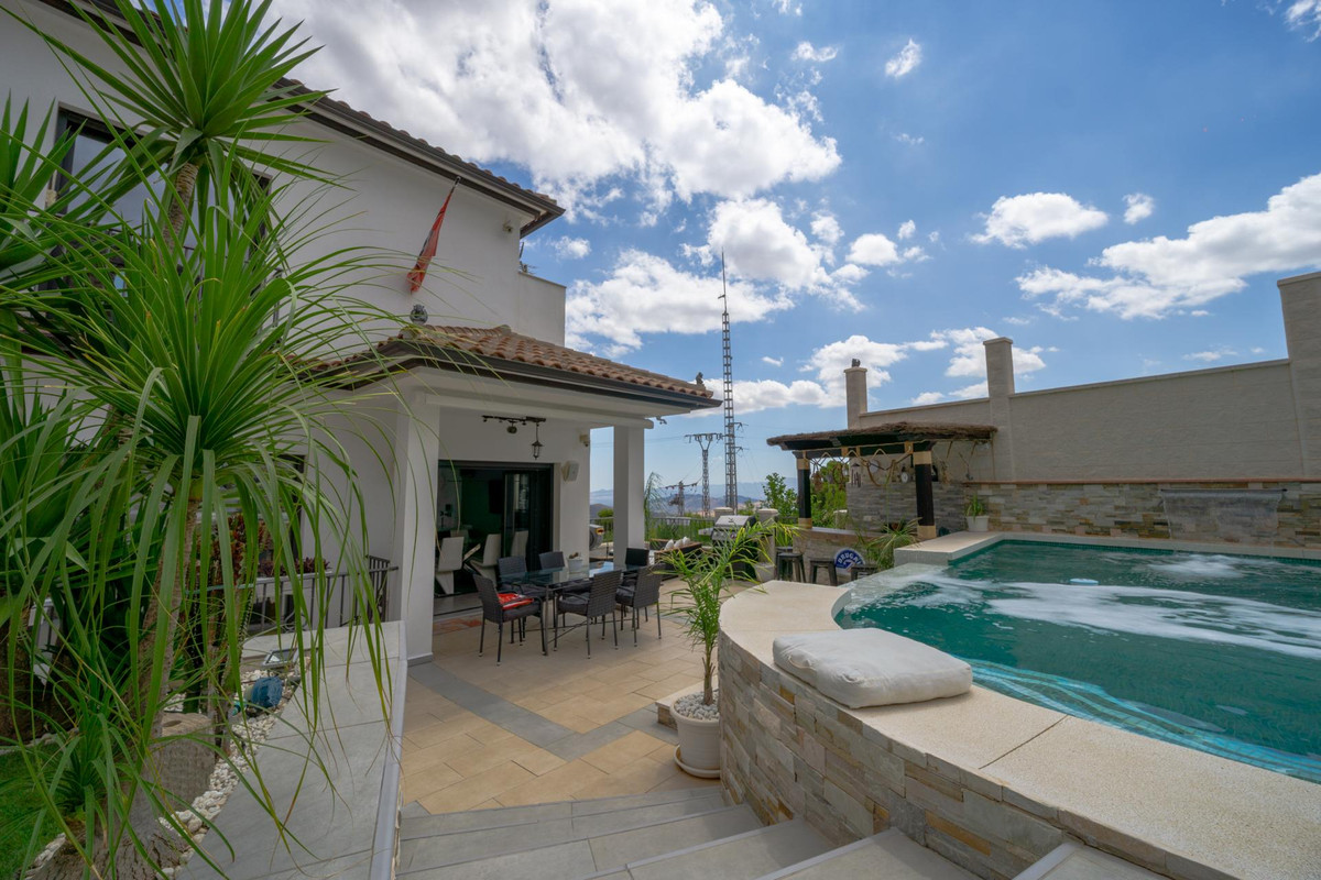 Se vende Villa - Chalet de 3 dormitorios en Costa Del Sol, Málaga, España