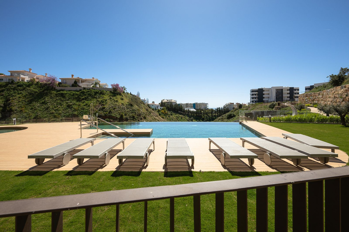Se vende Apartamento Planta Media de 2 dormitorios en Costa Del Sol, Málaga, España