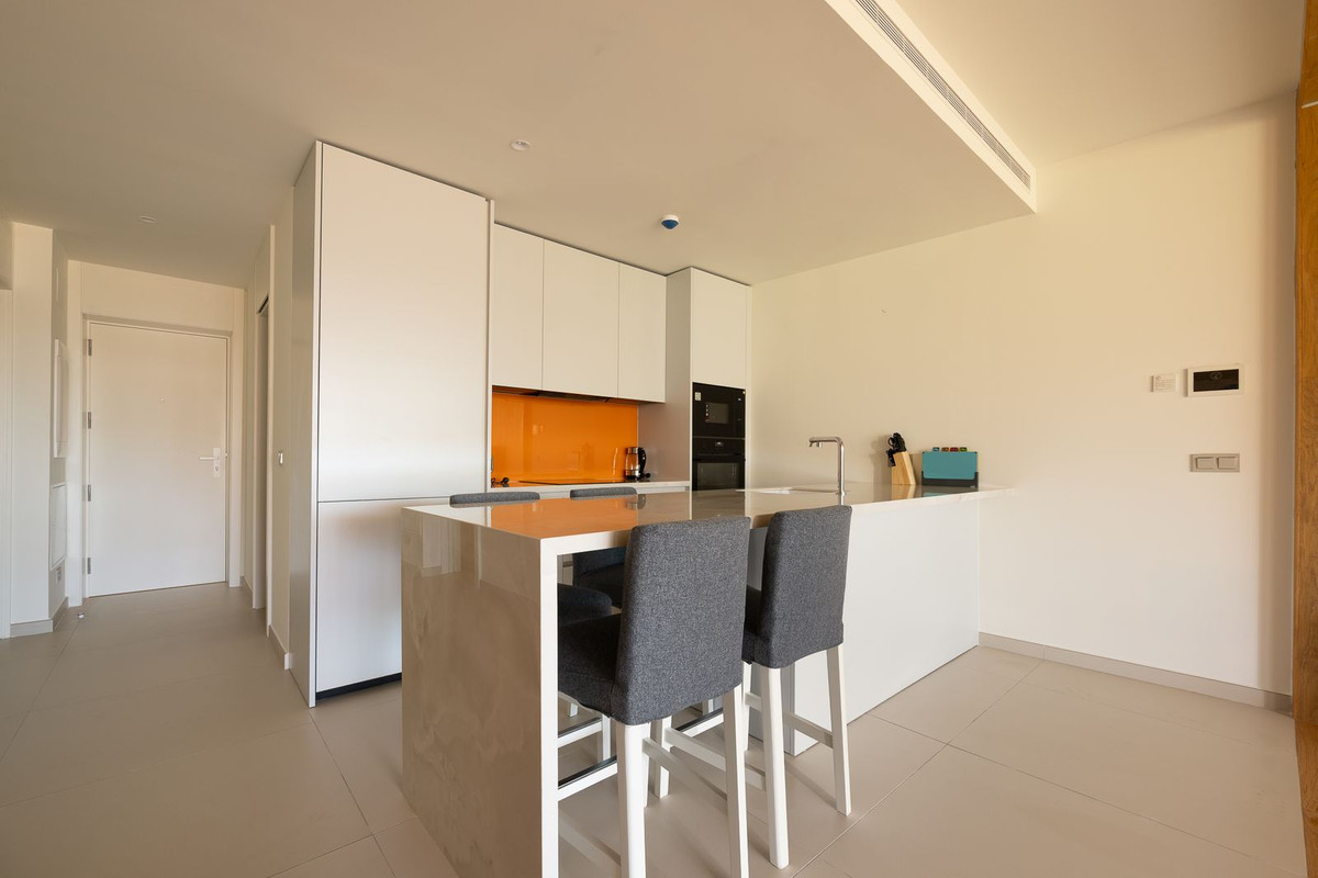 Se vende Apartamento Planta Media de 2 dormitorios en Costa Del Sol, Málaga, España