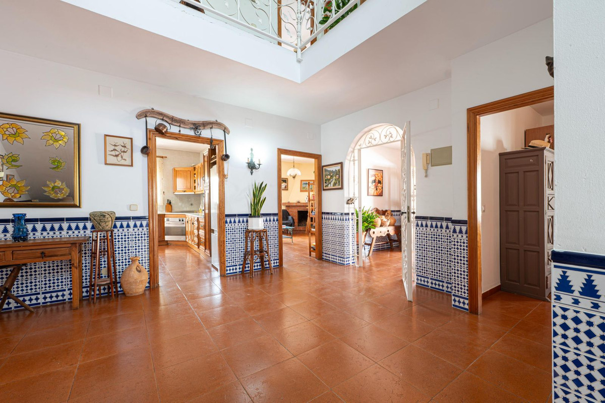 Se vende Villa - Chalet de 6 dormitorios en Costa Del Sol, Málaga, España