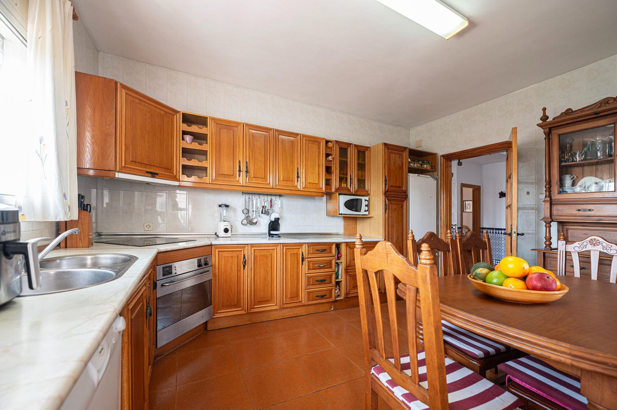 Se vende Villa - Chalet de 6 dormitorios en Costa Del Sol, Málaga, España