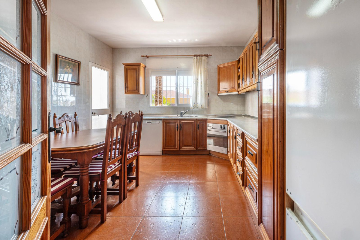 Se vende Villa - Chalet de 6 dormitorios en Costa Del Sol, Málaga, España