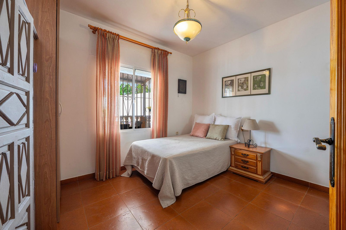 Se vende Villa - Chalet de 6 dormitorios en Costa Del Sol, Málaga, España