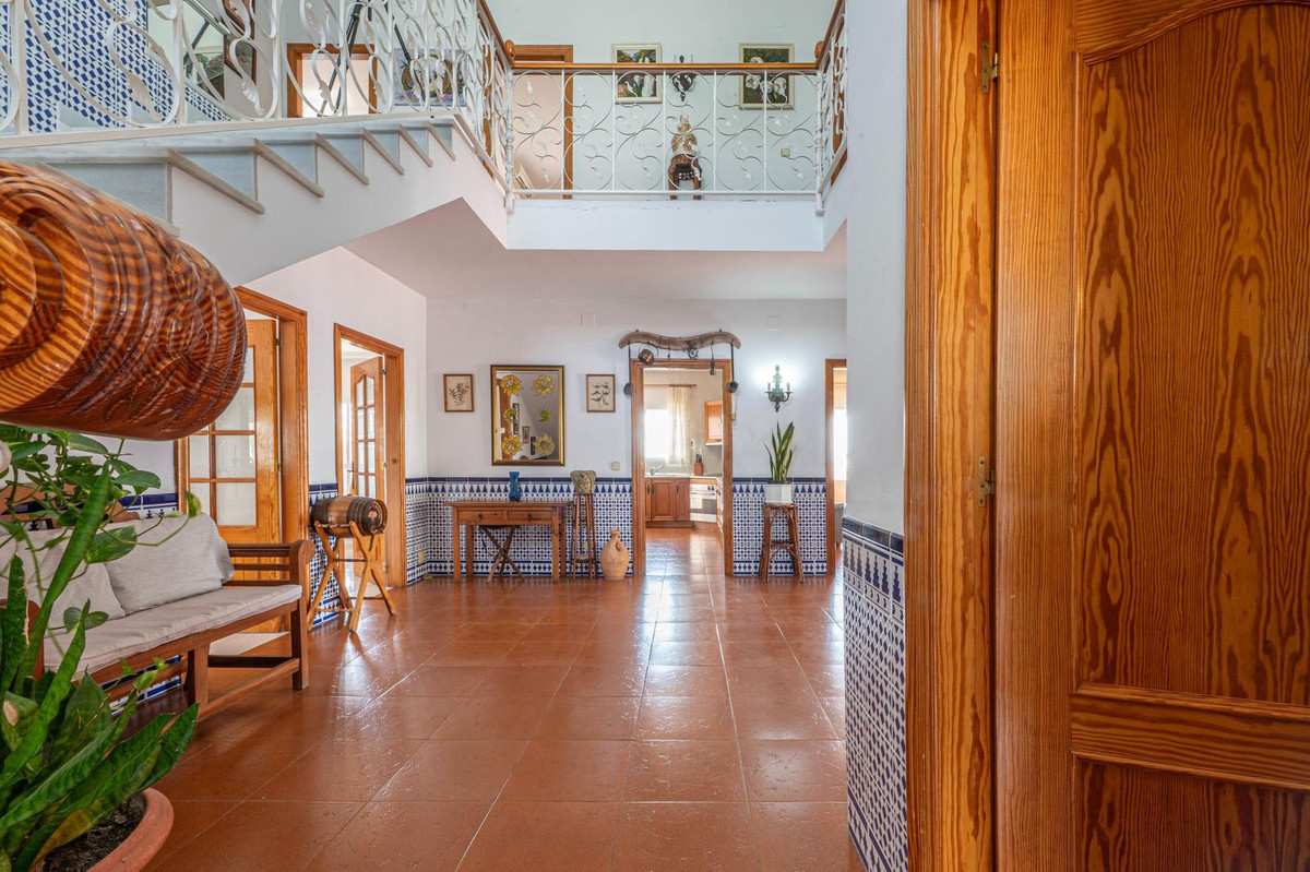 Se vende Villa - Chalet de 6 dormitorios en Costa Del Sol, Málaga, España