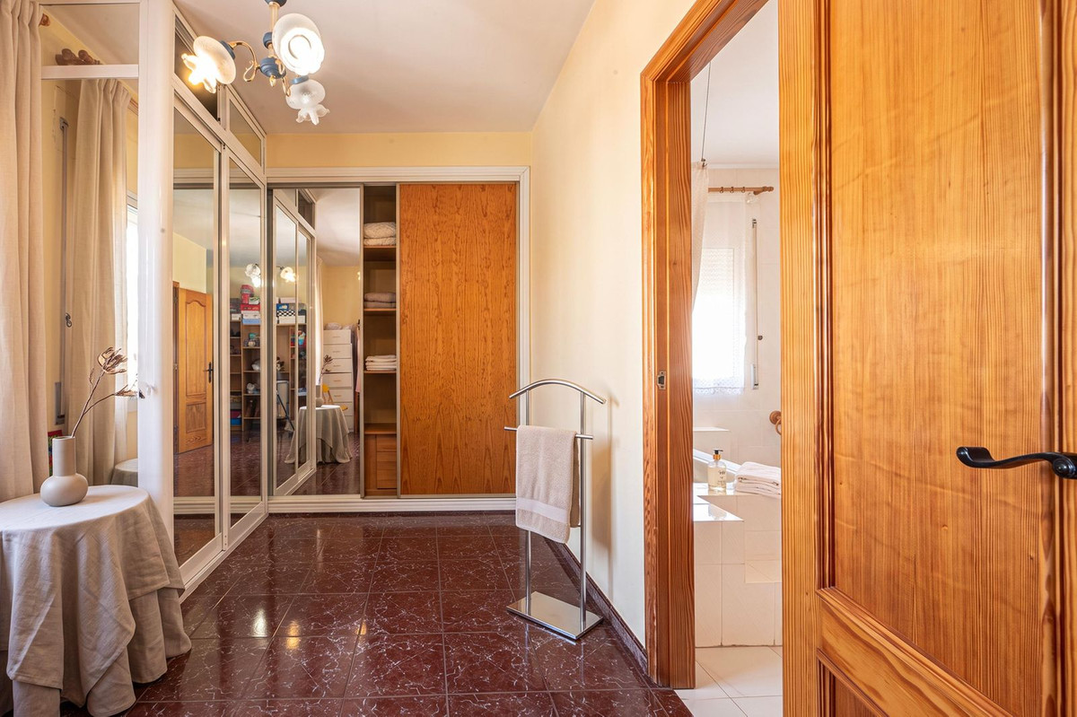 Se vende Villa - Chalet de 6 dormitorios en Costa Del Sol, Málaga, España