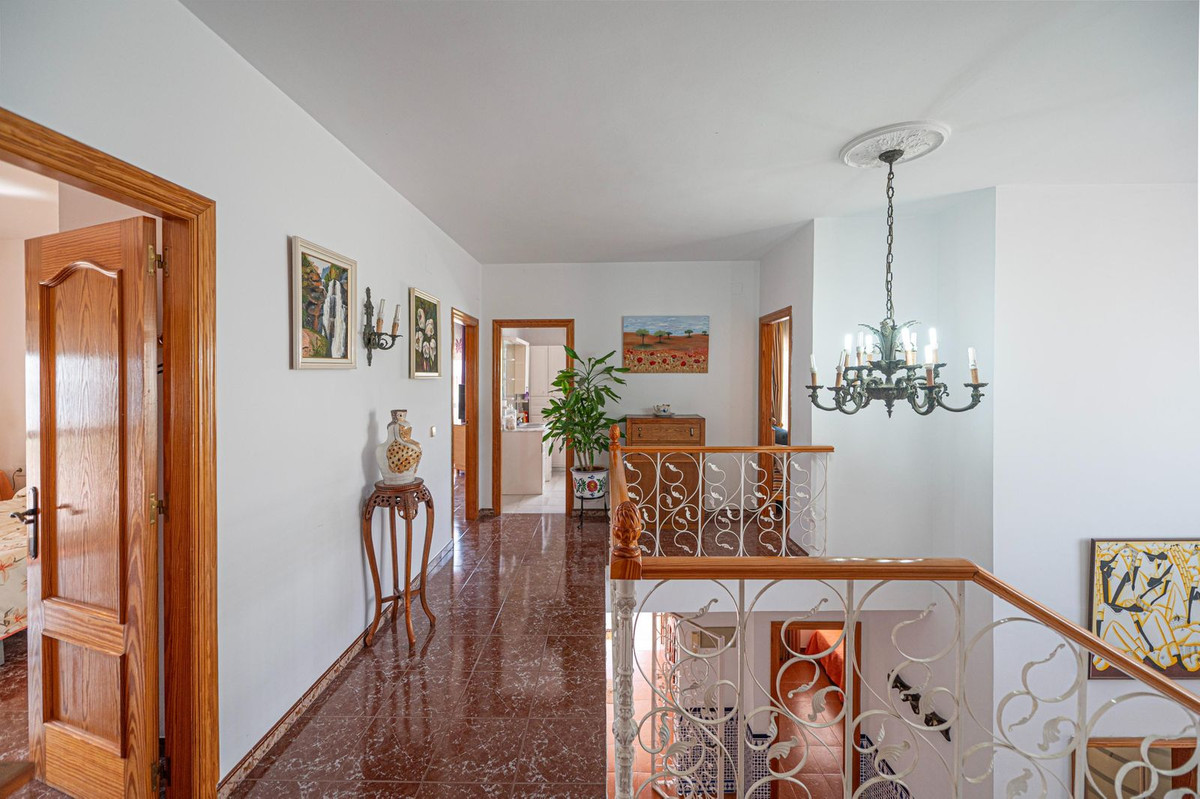 Se vende Villa - Chalet de 6 dormitorios en Costa Del Sol, Málaga, España