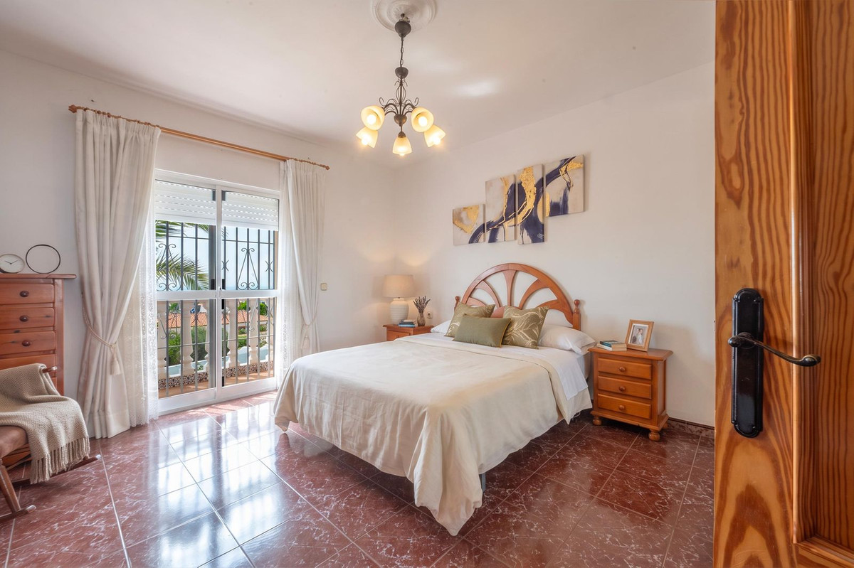 Se vende Villa - Chalet de 6 dormitorios en Costa Del Sol, Málaga, España