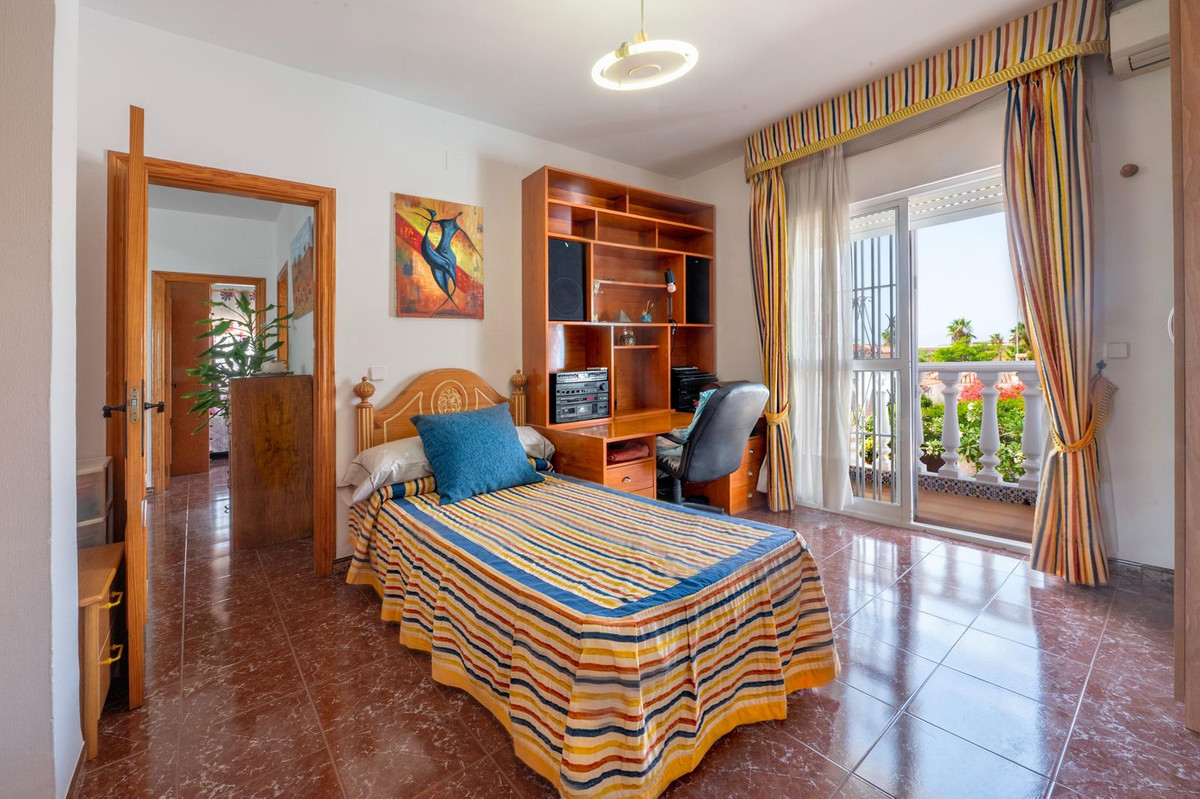 Se vende Villa - Chalet de 6 dormitorios en Costa Del Sol, Málaga, España