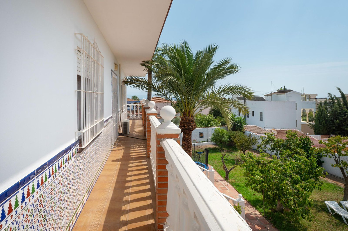 Se vende Villa - Chalet de 6 dormitorios en Costa Del Sol, Málaga, España