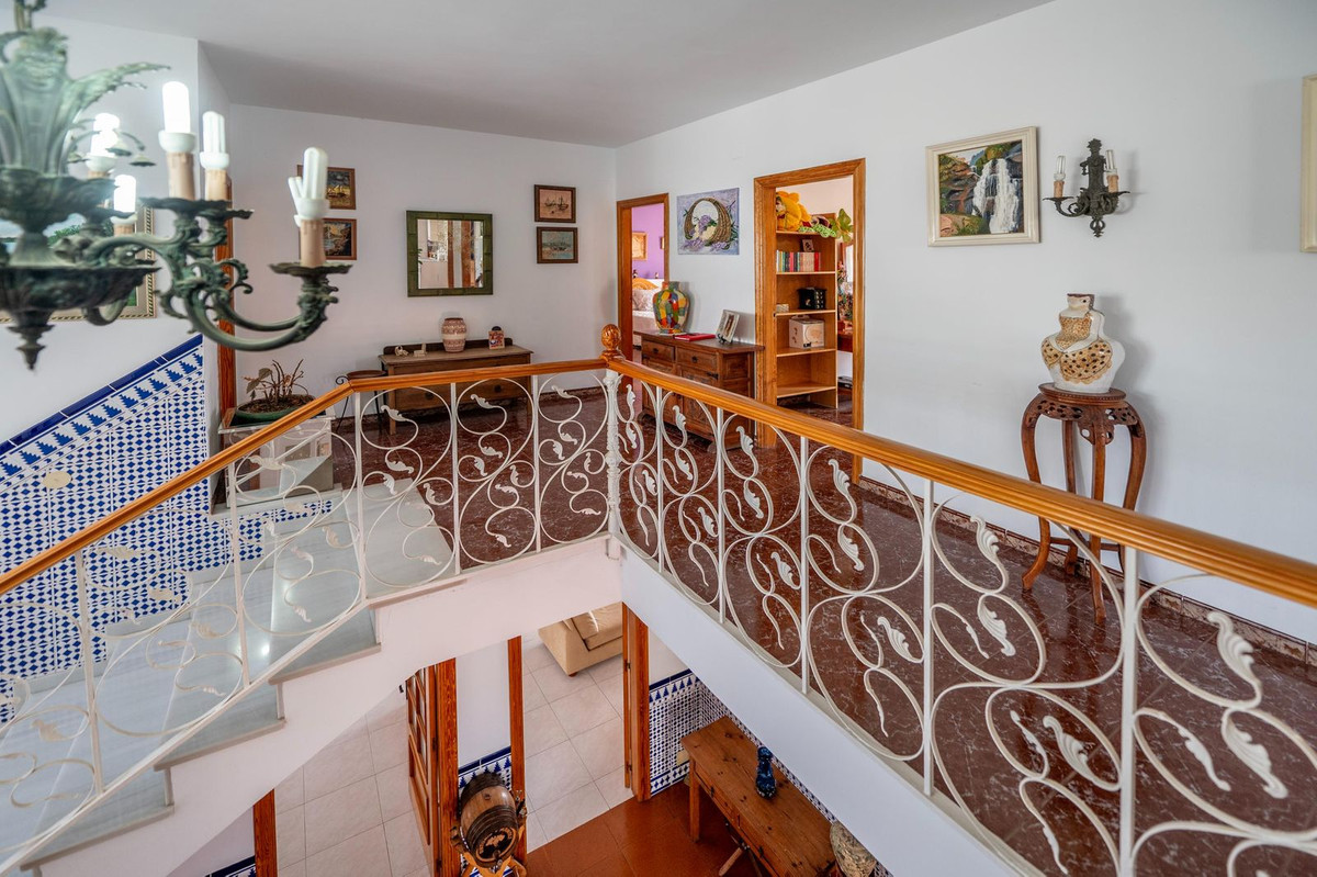 Se vende Villa - Chalet de 6 dormitorios en Costa Del Sol, Málaga, España