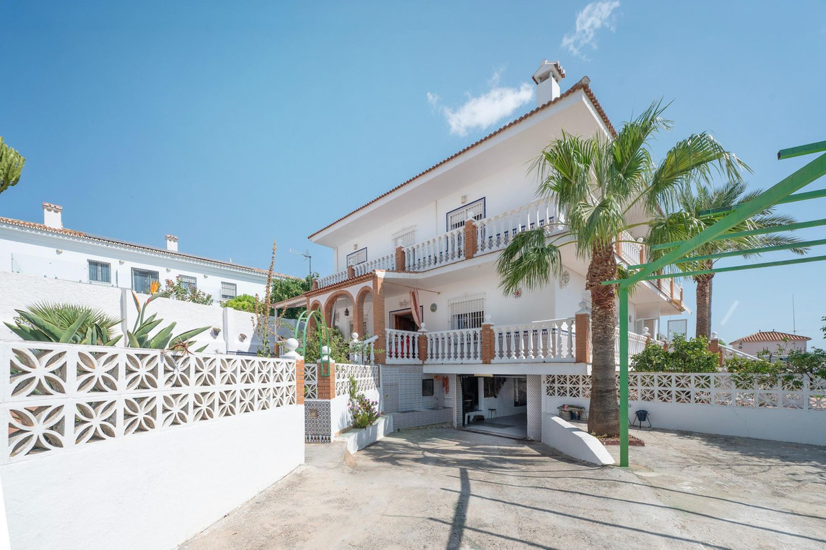 Se vende Villa - Chalet de 6 dormitorios en Costa Del Sol, Málaga, España