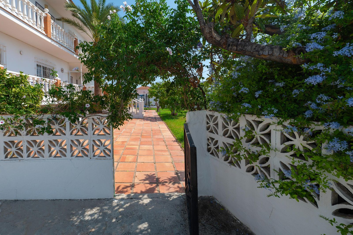 Se vende Villa - Chalet de 6 dormitorios en Costa Del Sol, Málaga, España