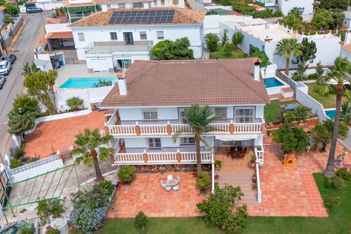 Se vende Villa - Chalet de 6 dormitorios en Costa Del Sol, Málaga, España
