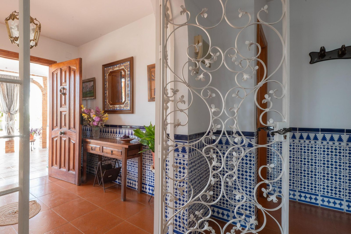 Se vende Villa - Chalet de 6 dormitorios en Costa Del Sol, Málaga, España
