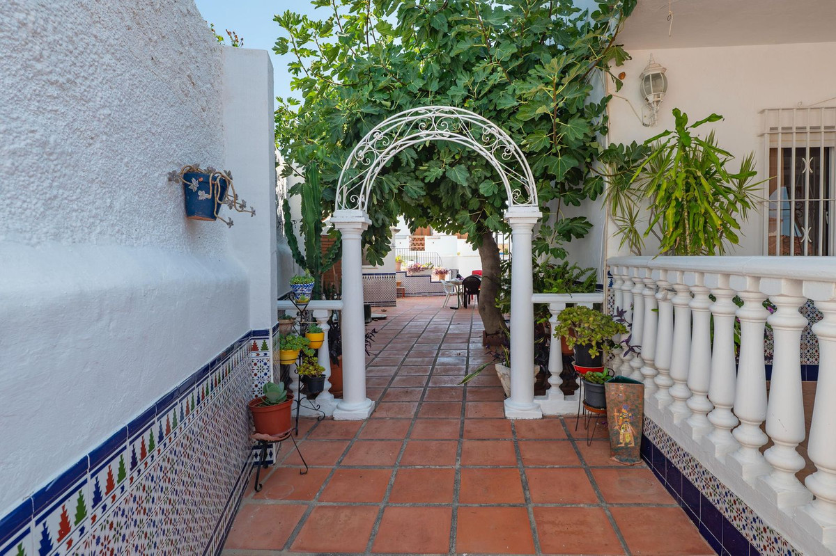 Se vende Villa - Chalet de 6 dormitorios en Costa Del Sol, Málaga, España