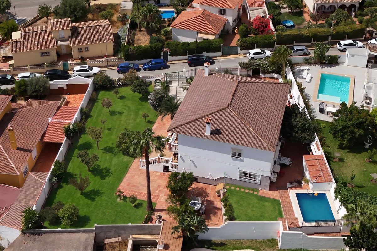 Se vende Villa - Chalet de 6 dormitorios en Costa Del Sol, Málaga, España