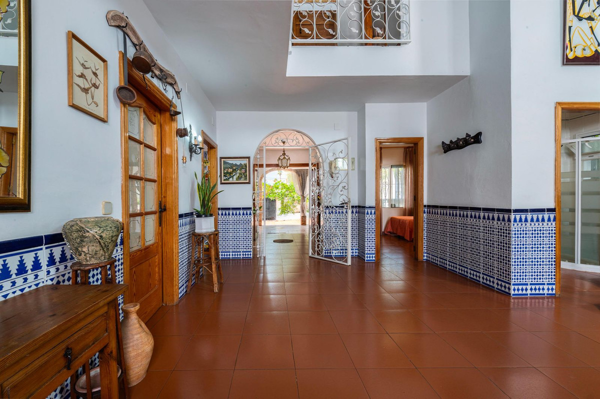 Se vende Villa - Chalet de 6 dormitorios en Costa Del Sol, Málaga, España