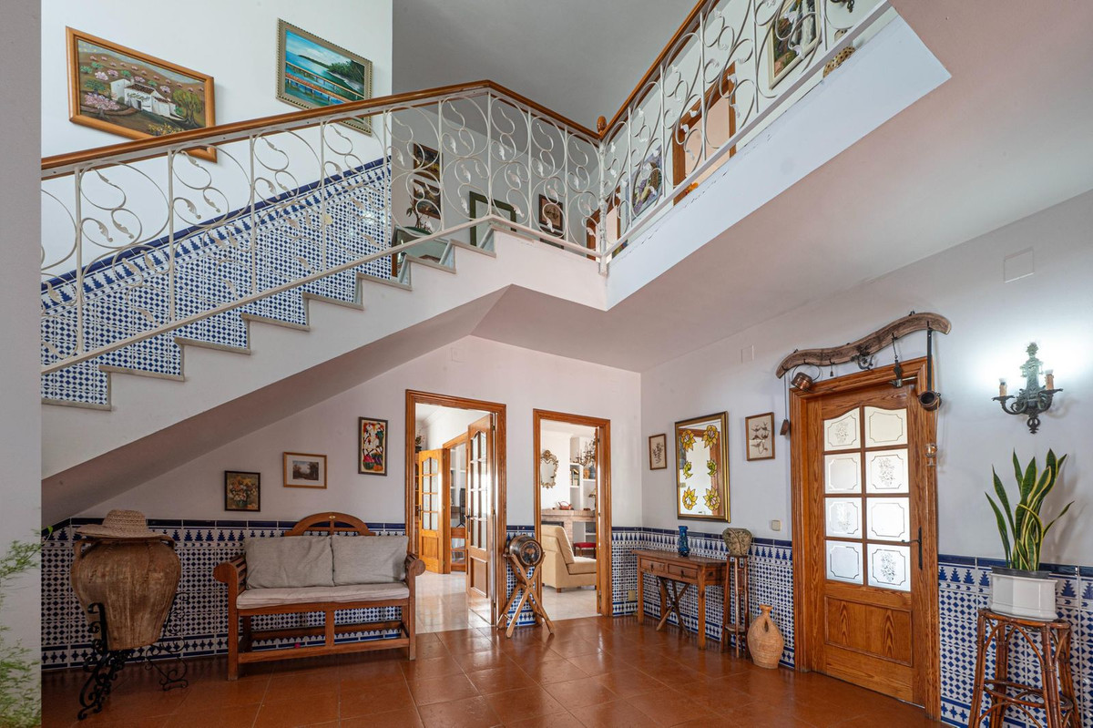 Se vende Villa - Chalet de 6 dormitorios en Costa Del Sol, Málaga, España