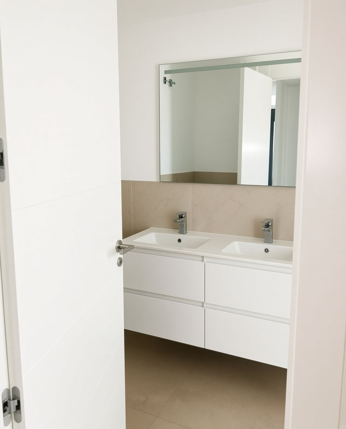 Se vende Apartamento Planta Baja de 3 dormitorios en Costa Del Sol, Málaga, España