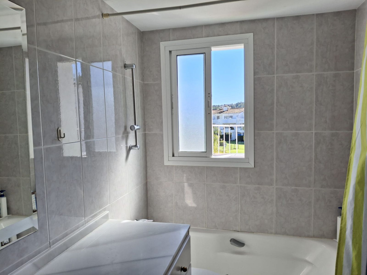 Se vende Apartamento en Planta Última de 3 dormitorios en Costa Del Sol, Málaga, España