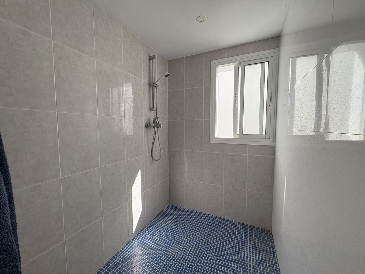 Se vende Apartamento en Planta Última de 3 dormitorios en Costa Del Sol, Málaga, España