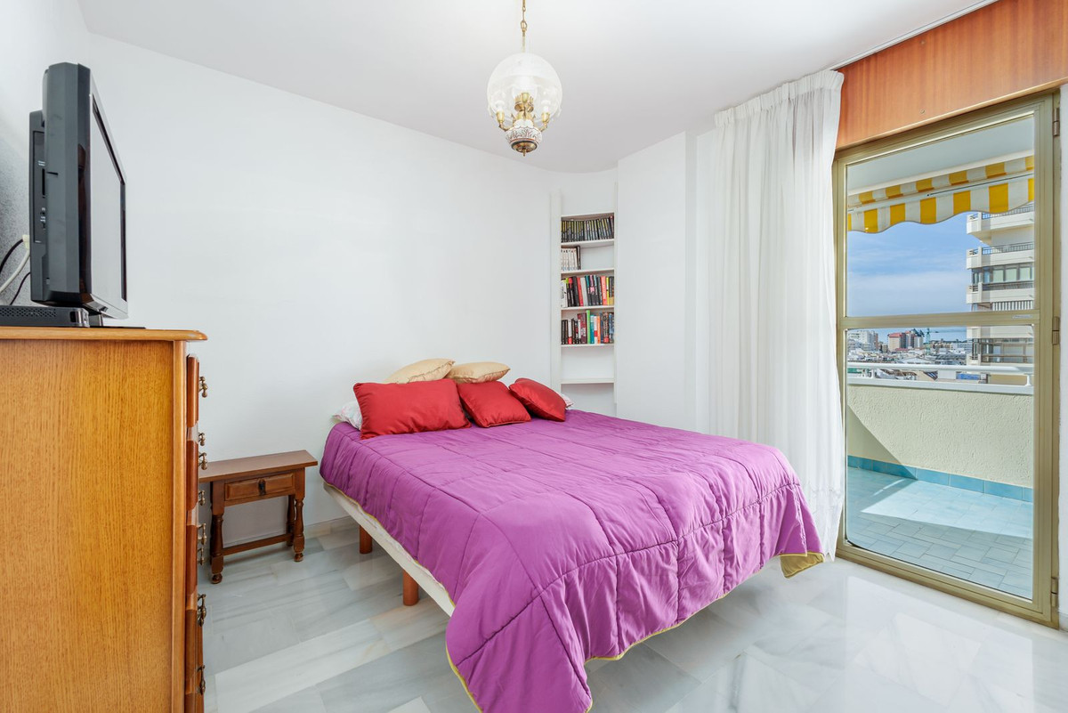 Se vende Apartamento Planta Media de 2 dormitorios en Costa Del Sol, Málaga, España