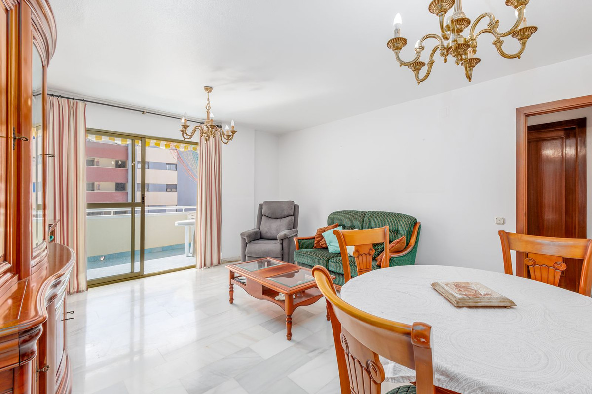 Se vende Apartamento Planta Media de 2 dormitorios en Costa Del Sol, Málaga, España