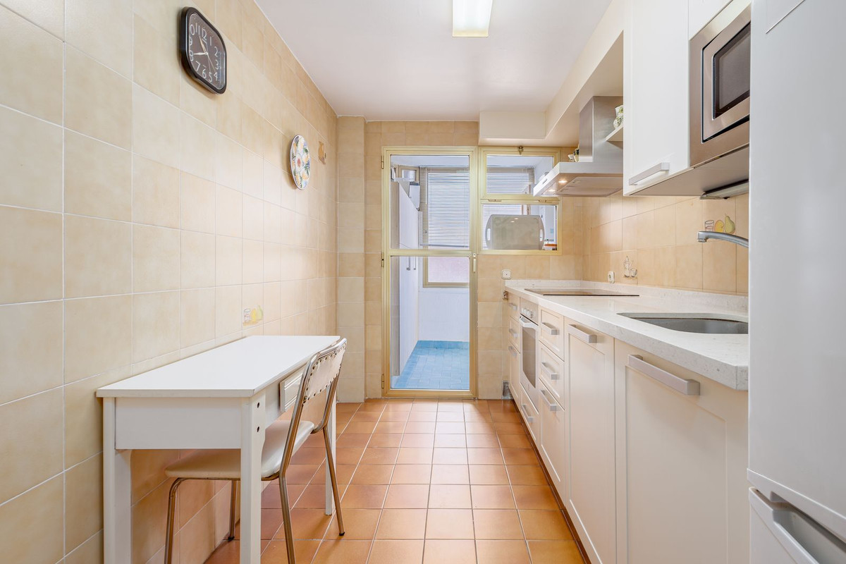 Se vende Apartamento Planta Media de 2 dormitorios en Costa Del Sol, Málaga, España