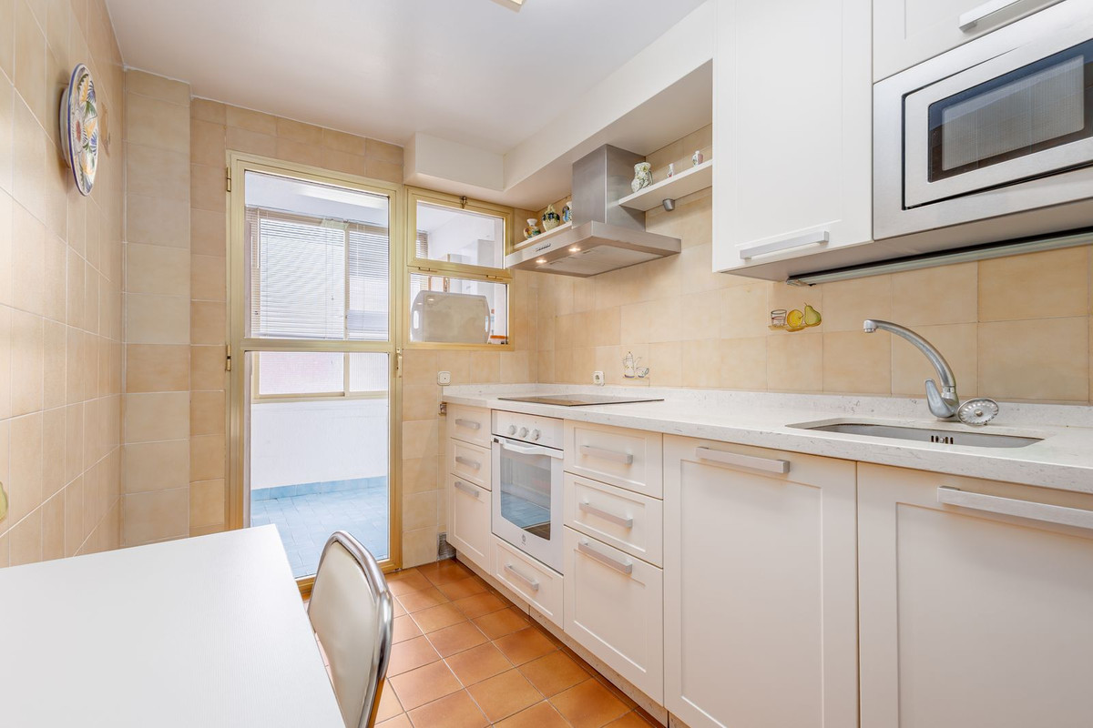 Se vende Apartamento Planta Media de 2 dormitorios en Costa Del Sol, Málaga, España