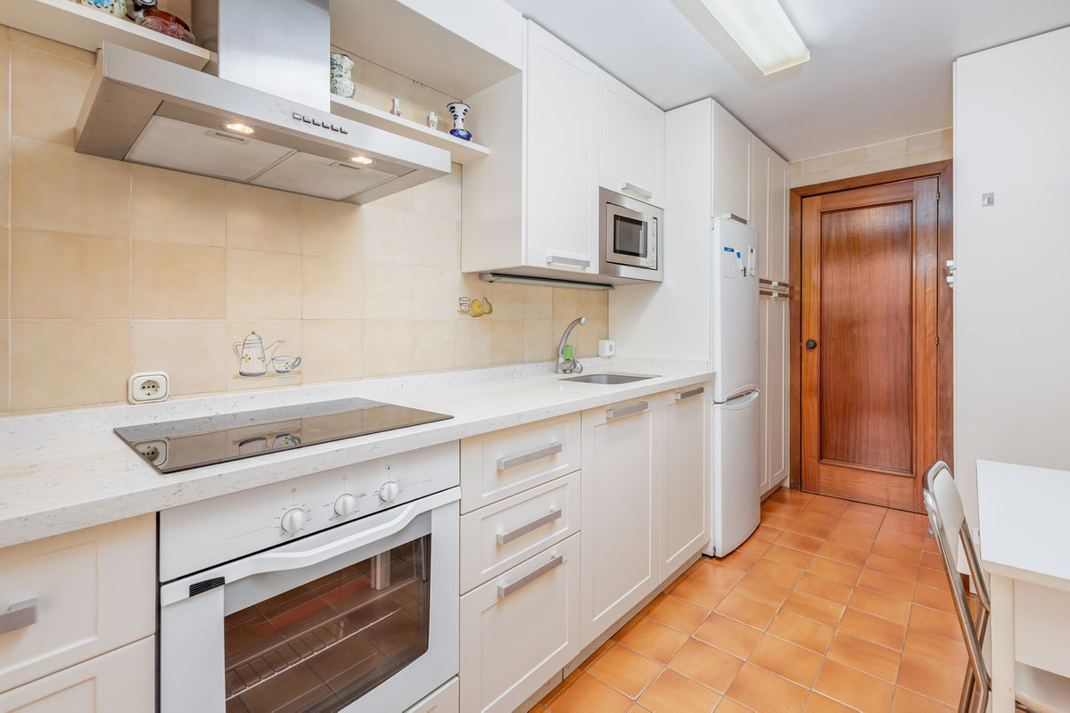 Se vende Apartamento Planta Media de 2 dormitorios en Costa Del Sol, Málaga, España