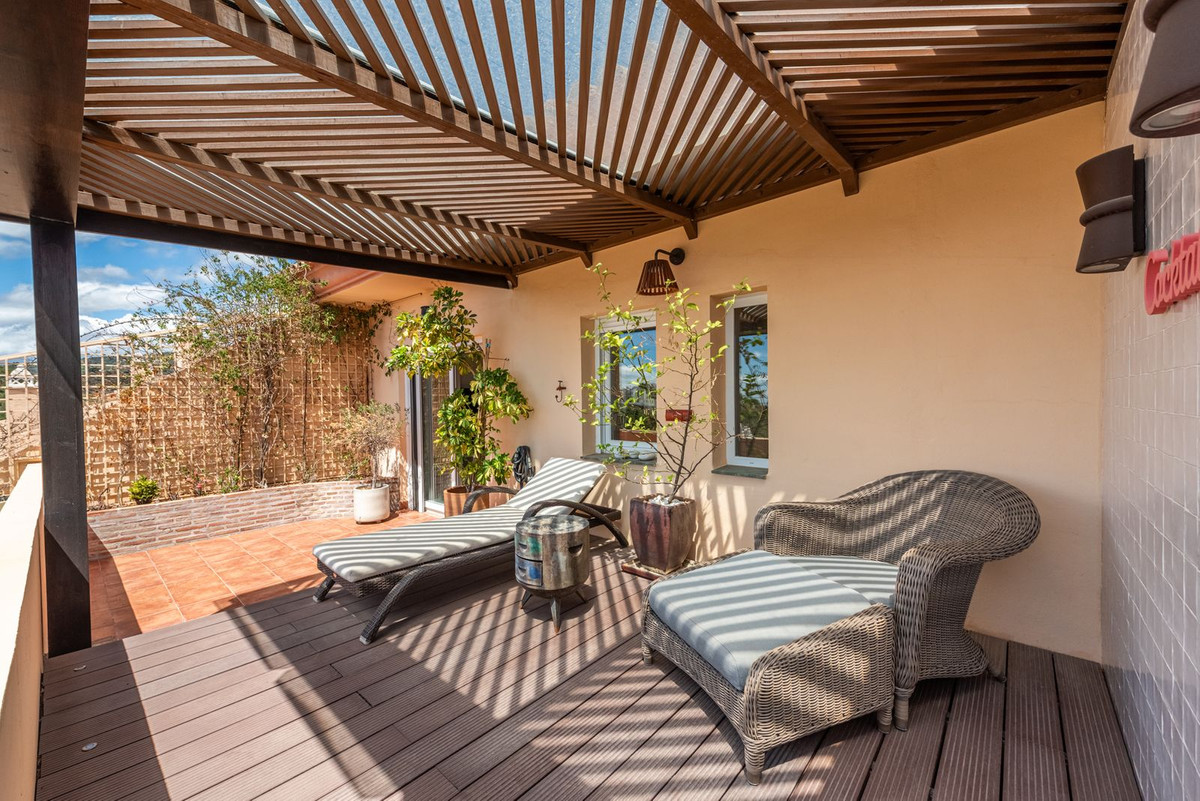 2 Bed Apartment for sale in Nueva Andalucía Costa Del Sol, Málaga, Spain