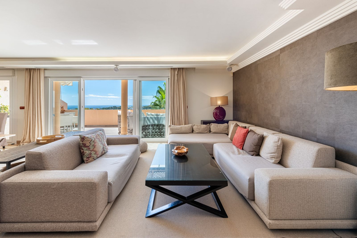 2 Bed Apartment for sale in Nueva Andalucía Costa Del Sol, Málaga, Spain