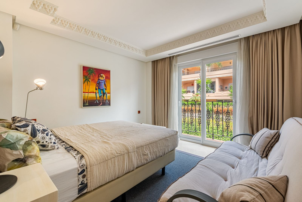2 Bed Apartment for sale in Nueva Andalucía Costa Del Sol, Málaga, Spain