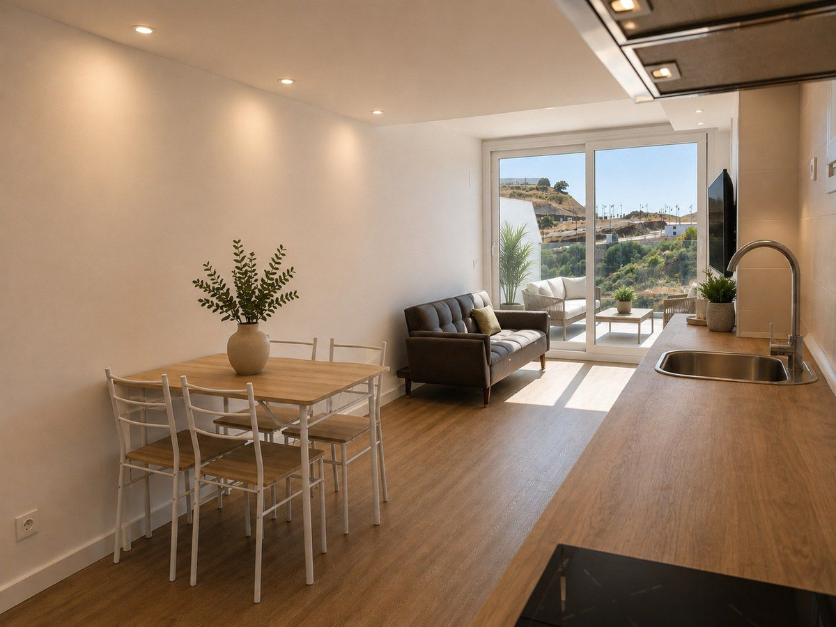 2 Bed Apartment for sale in Fuengirola Costa Del Sol, Málaga, Spain