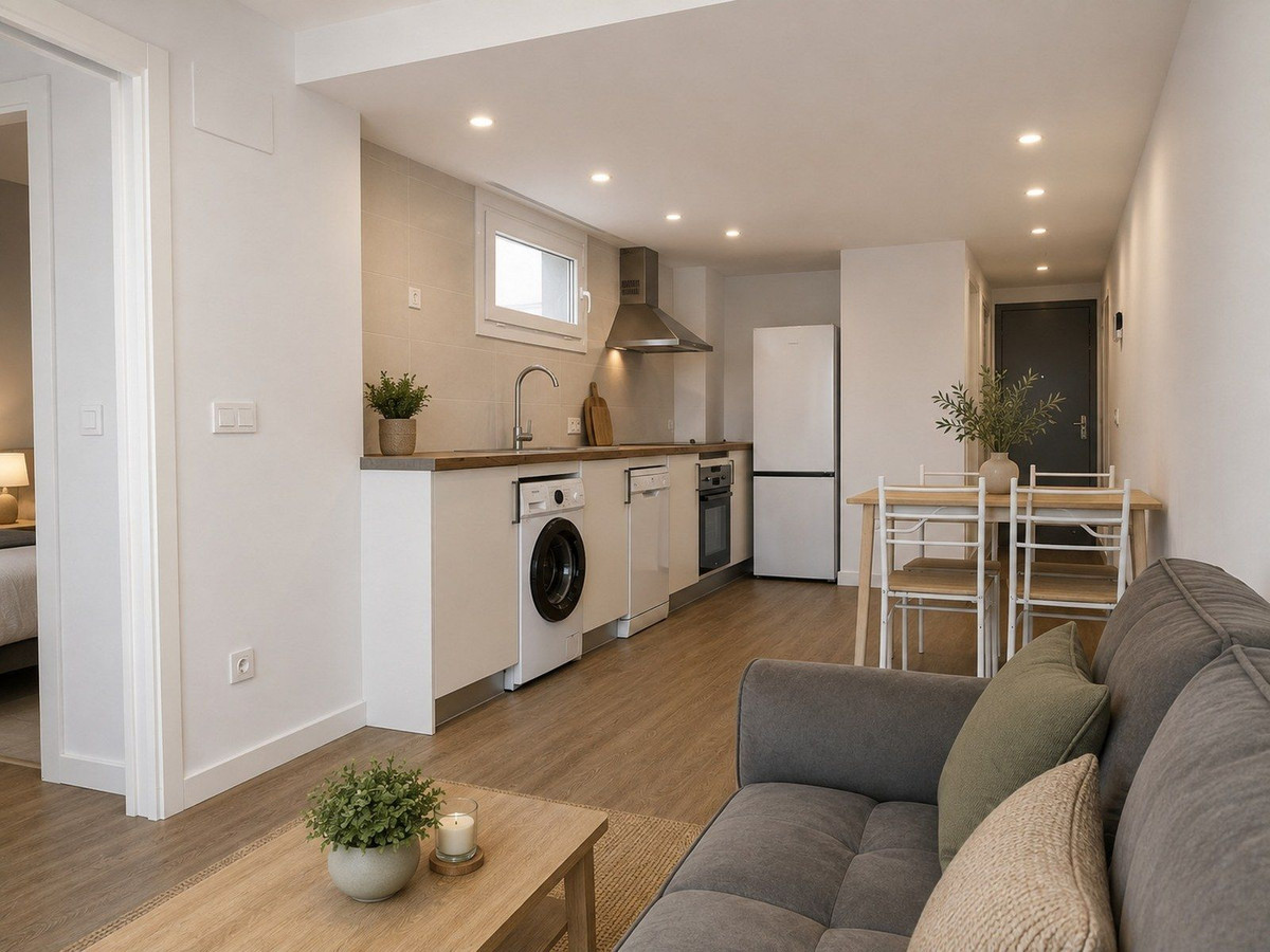 2 Bed Apartment for sale in Fuengirola Costa Del Sol, Málaga, Spain