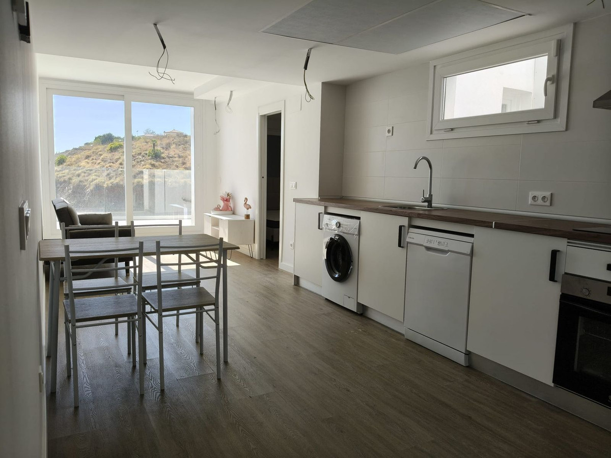 2 Bed Apartment for sale in Fuengirola Costa Del Sol, Málaga, Spain