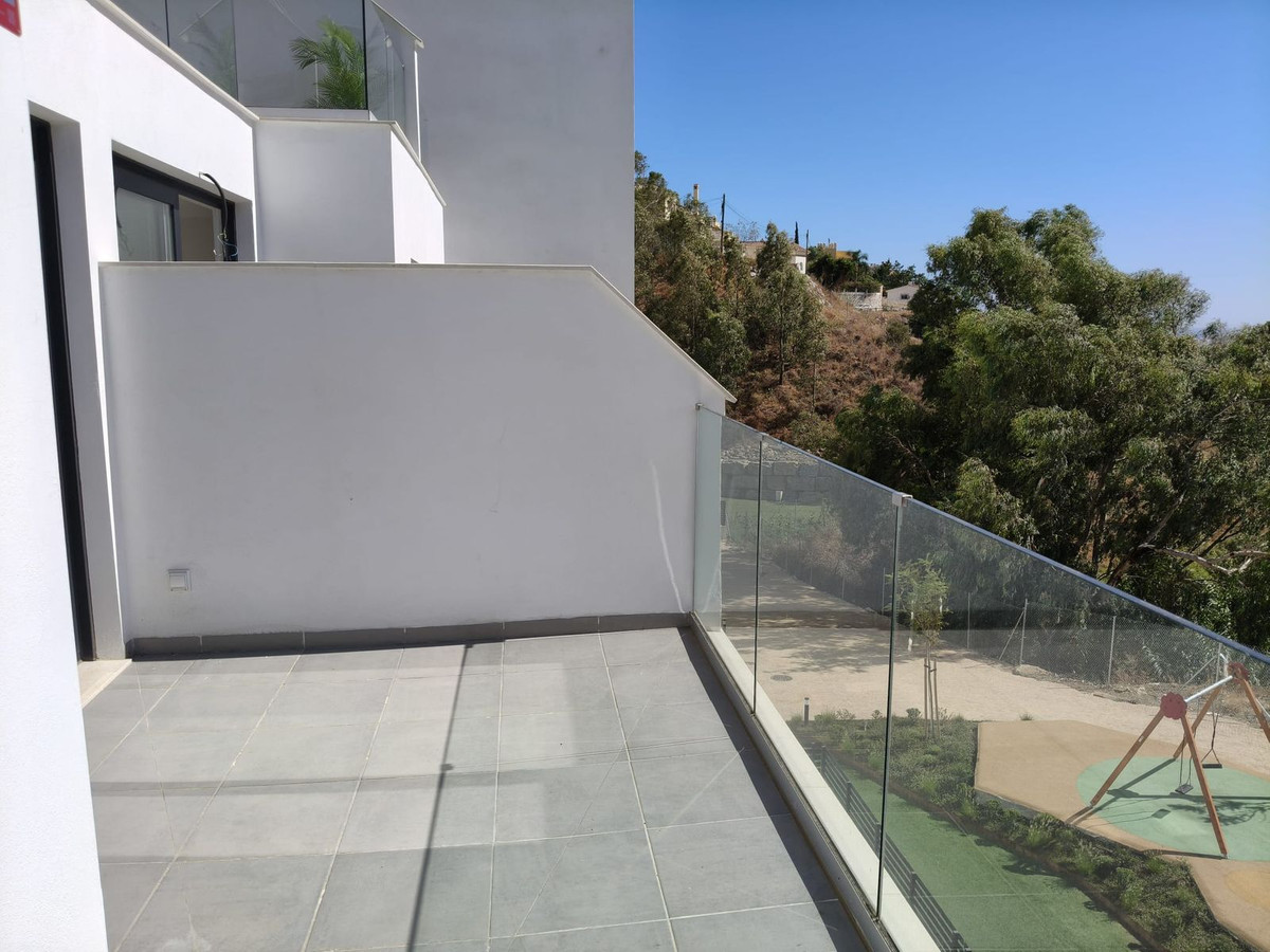 2 Bed Apartment for sale in Fuengirola Costa Del Sol, Málaga, Spain