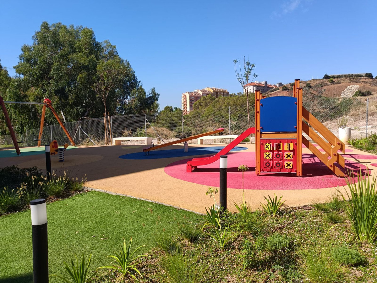 2 Bed Apartment for sale in Fuengirola Costa Del Sol, Málaga, Spain
