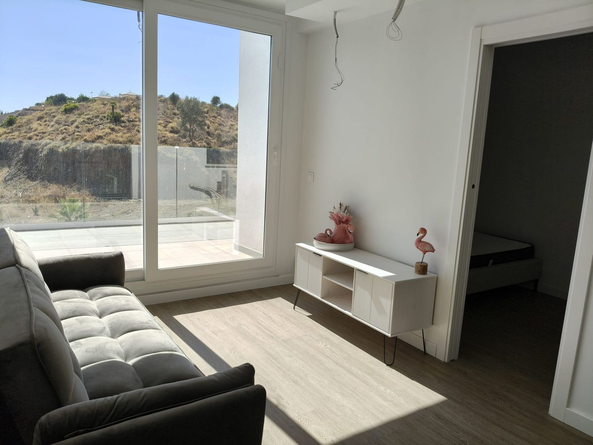 2 Bed Apartment for sale in Fuengirola Costa Del Sol, Málaga, Spain