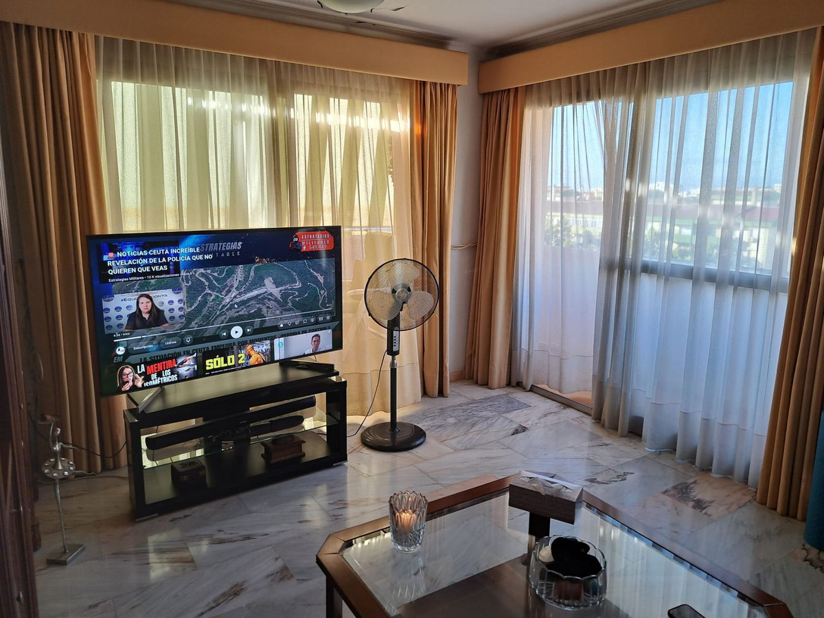 3 Bed Apartment for sale in Fuengirola Costa Del Sol, Málaga, Spain