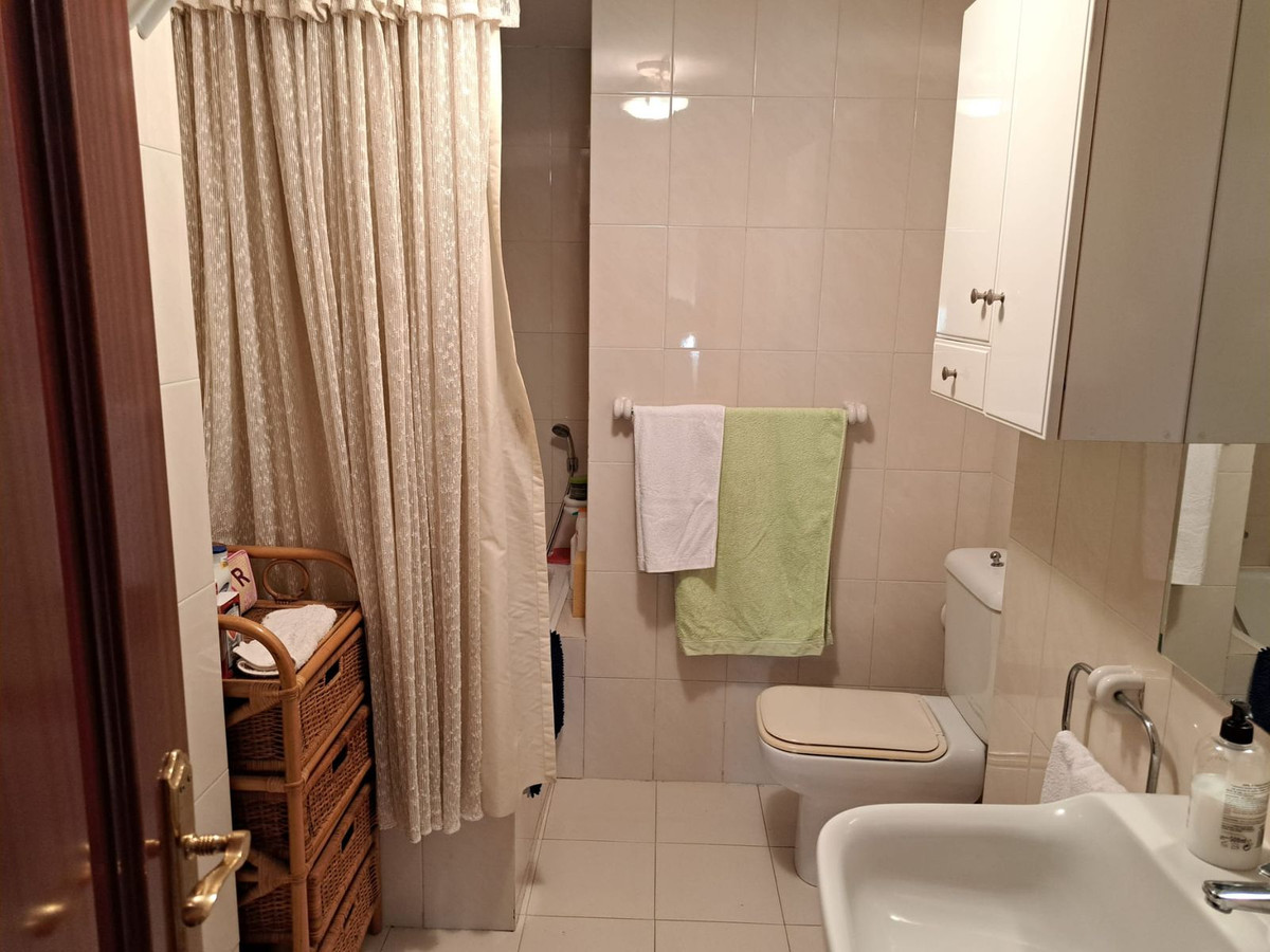 3 Bed Apartment for sale in Fuengirola Costa Del Sol, Málaga, Spain