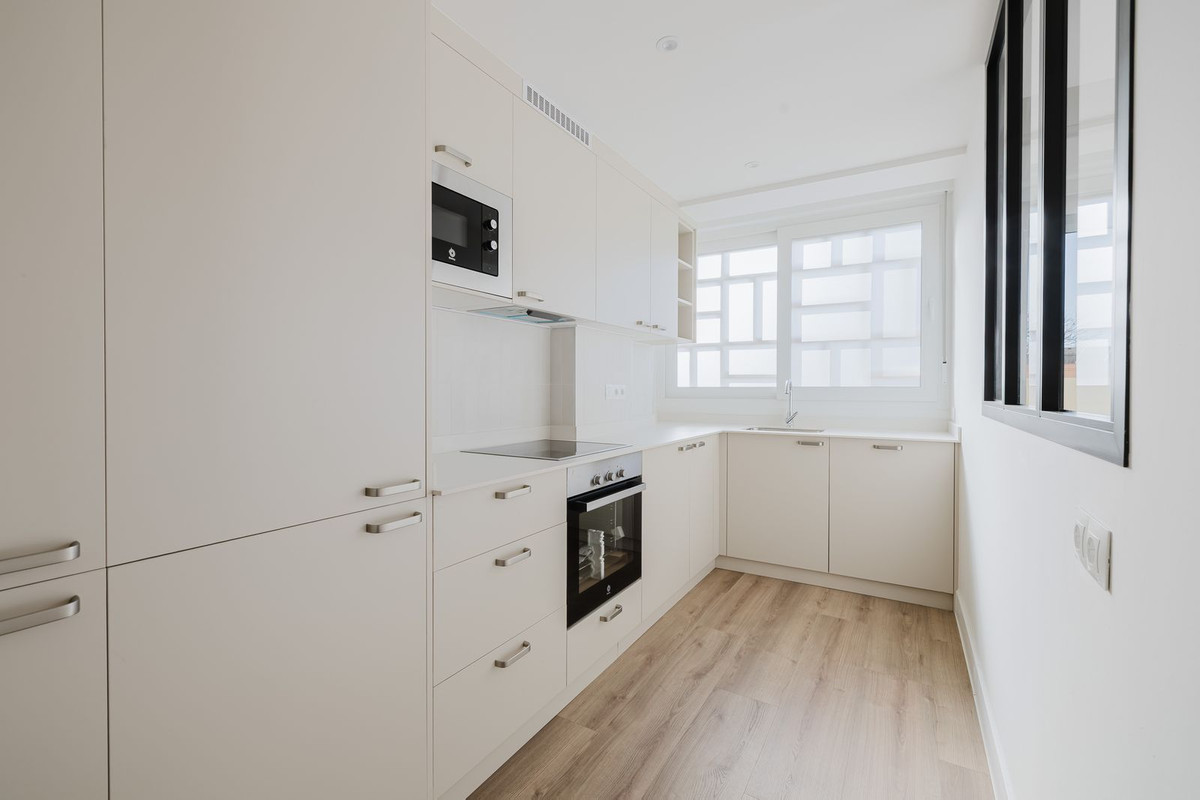 Se vende Apartamento Planta Media de 2 dormitorios en Costa Del Sol, Málaga, España