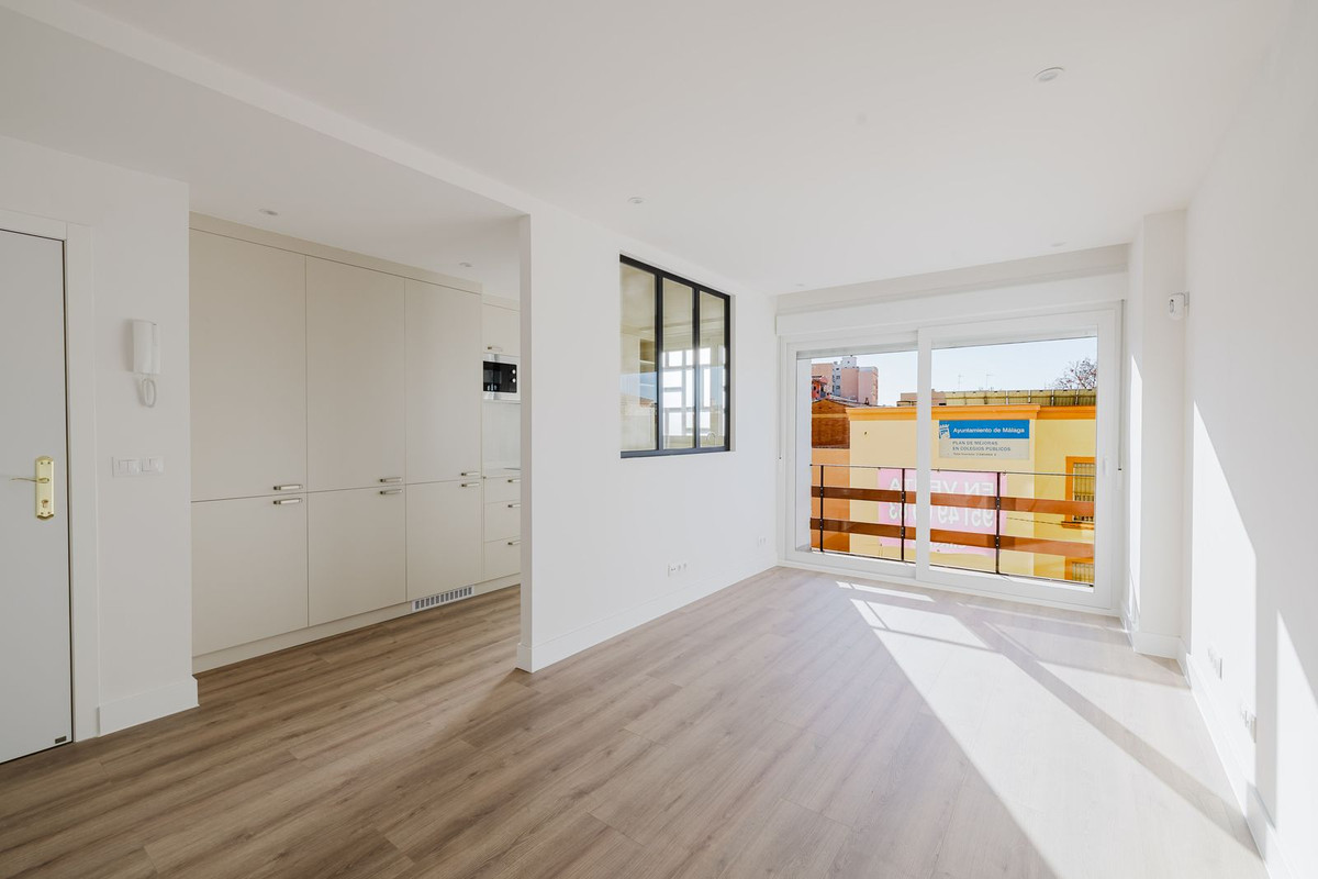 Se vende Apartamento Planta Media de 2 dormitorios en Costa Del Sol, Málaga, España