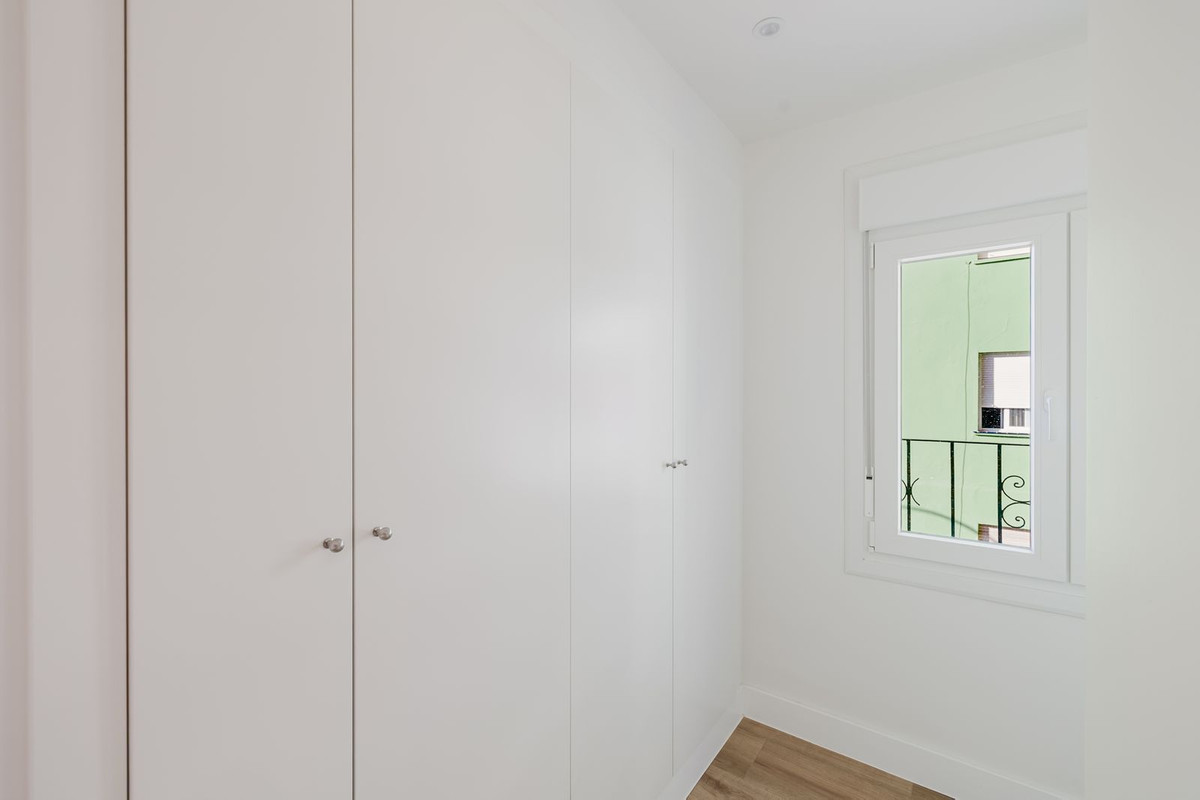 Se vende Apartamento Planta Media de 2 dormitorios en Costa Del Sol, Málaga, España