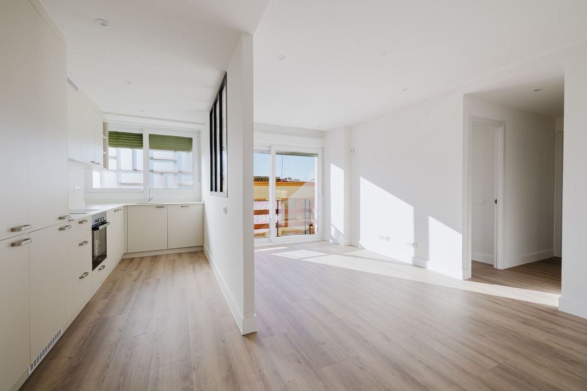 Se vende Apartamento Planta Media de 2 dormitorios en Costa Del Sol, Málaga, España