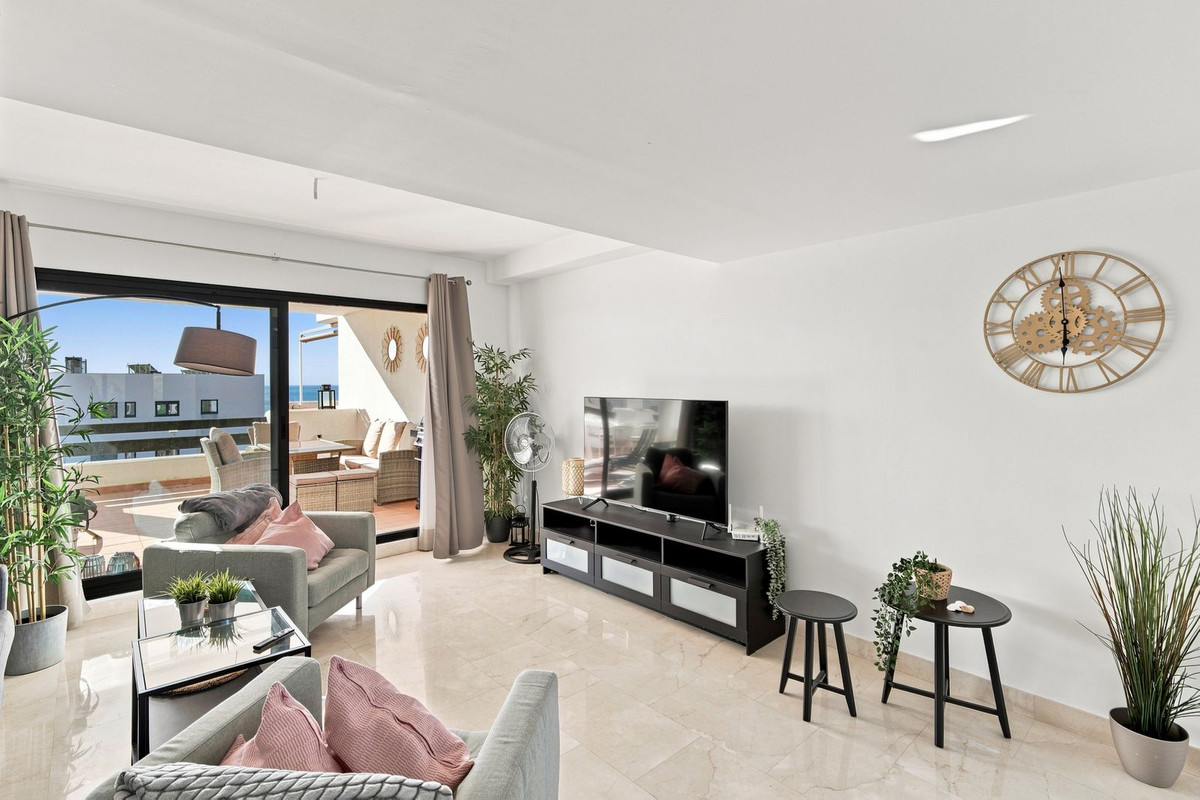 Se vende Apartamento Planta Media de 2 dormitorios en Costa Del Sol, Málaga, España