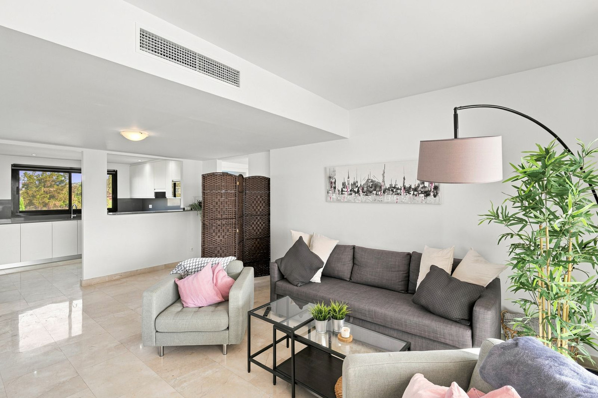 Se vende Apartamento Planta Media de 2 dormitorios en Costa Del Sol, Málaga, España