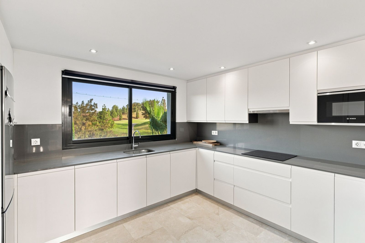 Se vende Apartamento Planta Media de 2 dormitorios en Costa Del Sol, Málaga, España